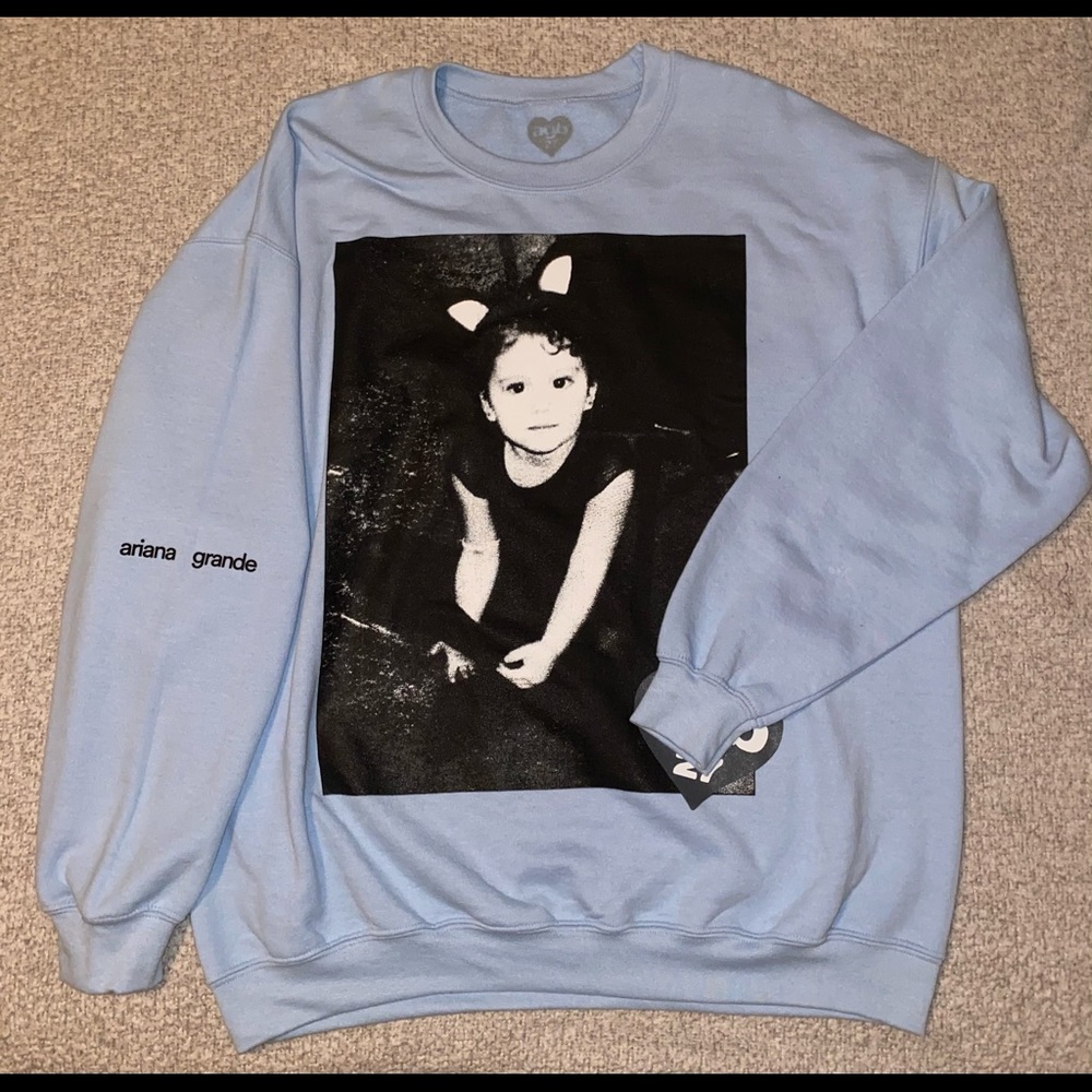 Ariana grande AG27